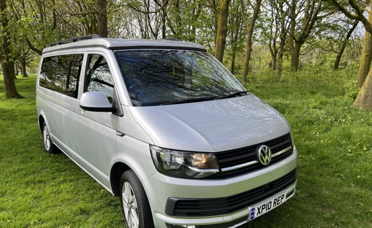 The XPLORER – 4 berth Volkswagen campervan from 2018