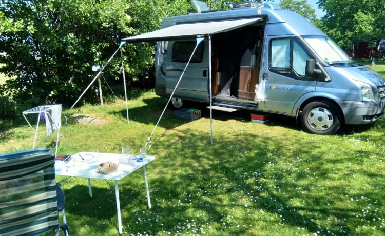 Nice Dethleffs bus camper for 2 adults and 1 child