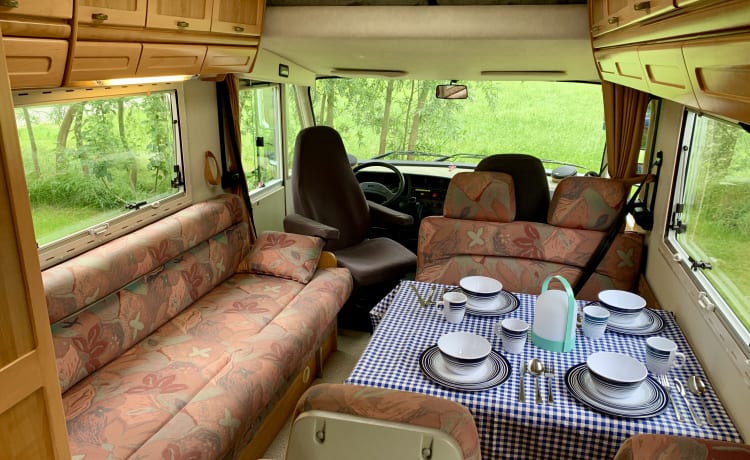 6-person Hymer B544 for a carefree camper holiday!