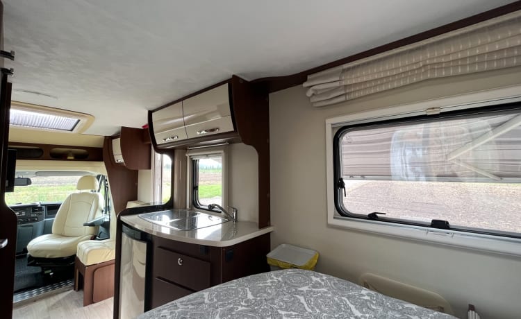 Mobieltje – Luxe familie camper met complete uitzet!