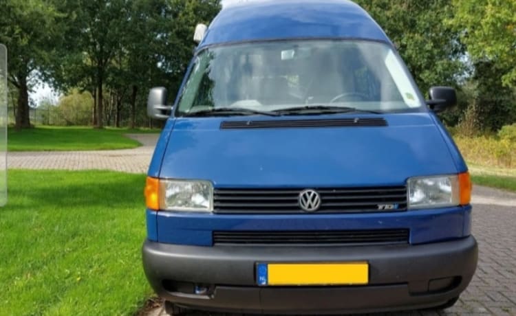 2p Volkswagen Wohnmobil aus dem Jahr 2001