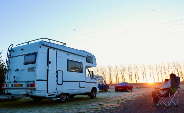 Wilma – Prachtig gepimpte Fiat Burstner Alkoofcamper, 5 pers.