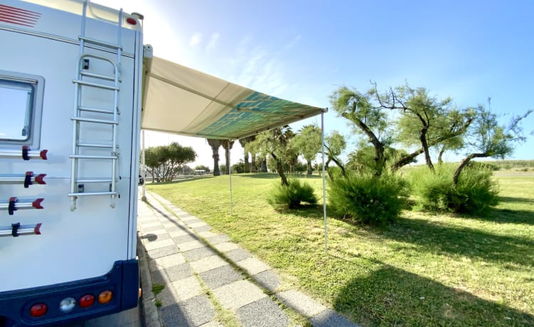 Mizar – Large camper with 2 double beds to travel all over Sardinia