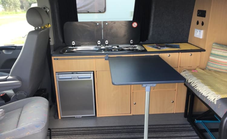 Ginny  – VW T5 2.5 Transporter hefdak voor campers