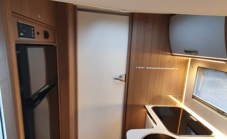 Carado T 447 with separate bathroom