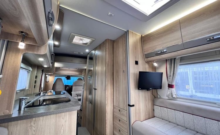 Majestic – Our fully loaded 6 berth motorhome