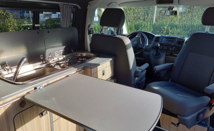 Rinus – Camping-car automatique Volkswagen t5 150 cv 4p