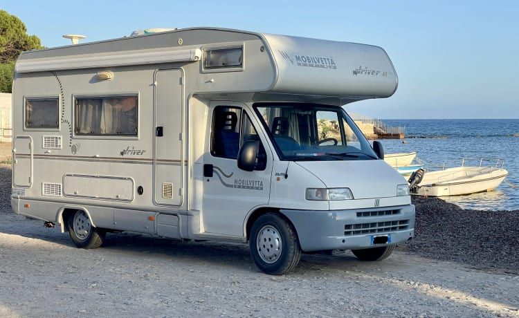 Marco – Mansardato 6,18m 6posti viaggio/letto