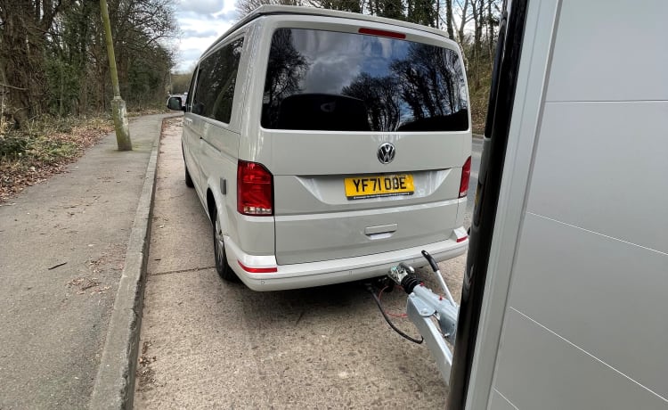 Suilven : Beautiful Off Grid LWB VW T6 Transporter Campervan