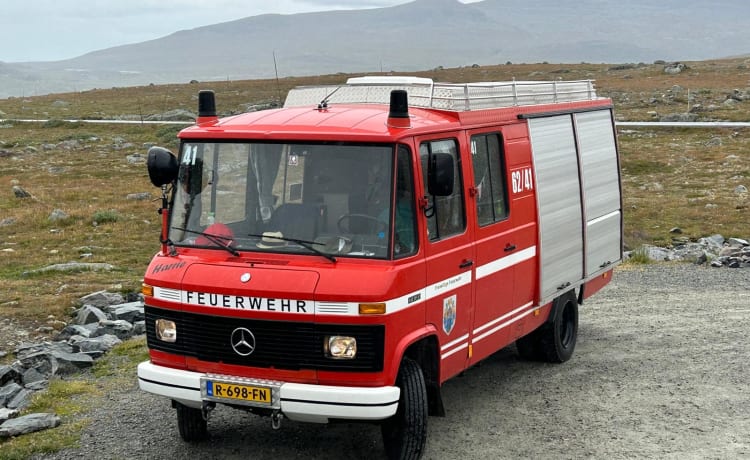 Harrie – Harrie - Brandweercamper Mercedes 4-p