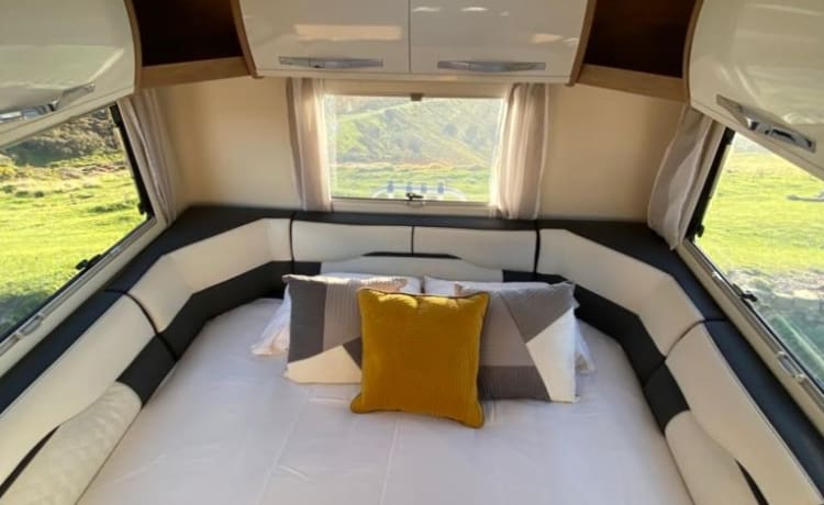 Dominic – Roller Team 746 5 Posti Letto 2021 Camper di lusso