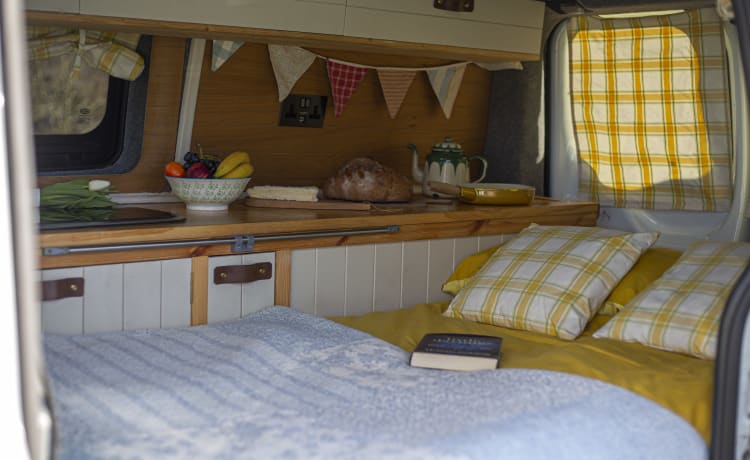 Kit – Huur Kit de campervan met op maat gemaakt interieur