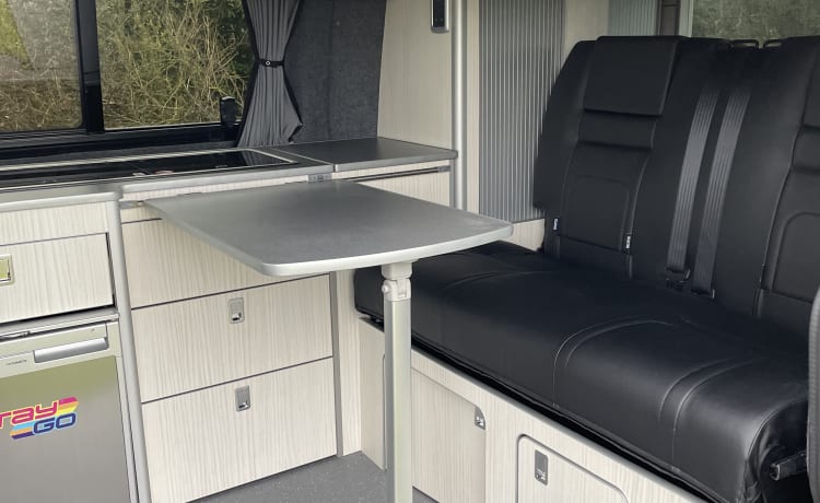 ETHEL – 2023 AUTOMATIQUE VOLKSWAGEN T6.1 CAMPING-VAN DE LUXE HAUTE SPÉCIFICATIONS