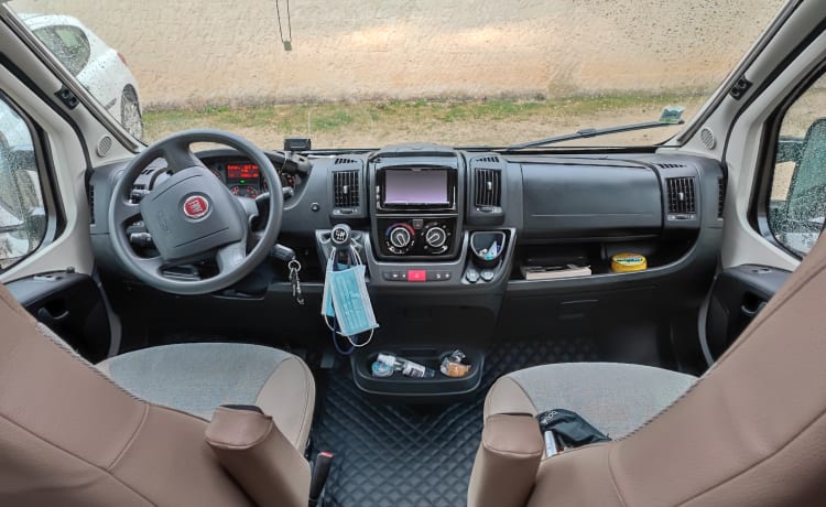 Road Trip car – Motorhome Van Fiat Ducato