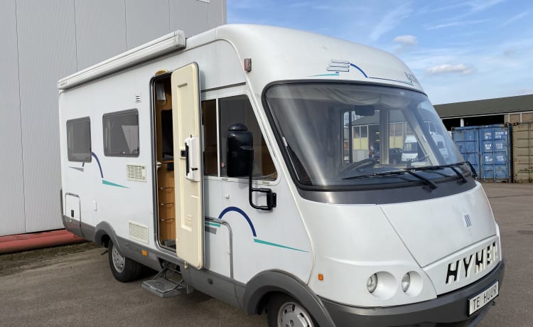 Rondzit – Hymer B534 Integraal camper met gezellige rondzit 