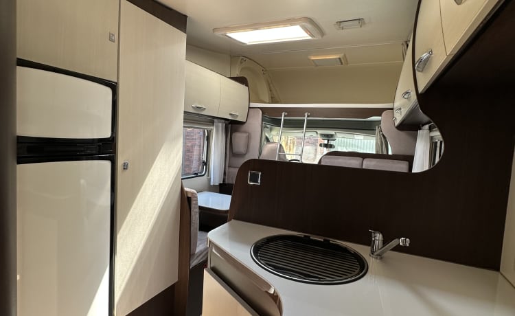 Camper Diem Familia 6 – 6p Benimar alcove from 2015