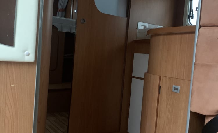 beautiful spacious camper with xxl garage