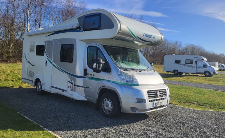 Charlie – 6 berth Chausson Flash 25 