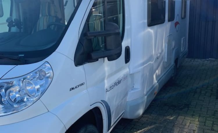 Geräumiger Fiat Semi Integral für 3 Personen aus dem Jahr 2007