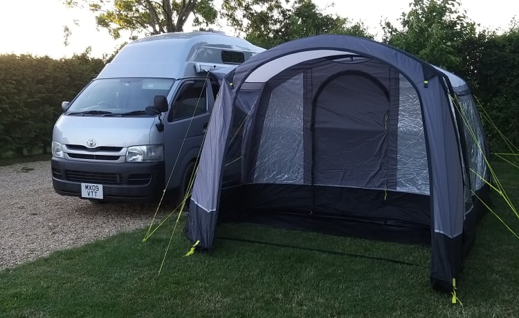 Silver Shadow – 4+ Slaapplaatsen Toyota Hi-Ace