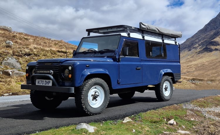 Blue Landy – 2-persoons Land Rover campervan uit 1992