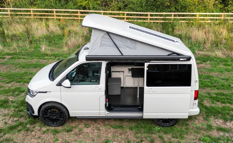 Barney – 'LUXURY' Volkswagen T6.1 Campervan 