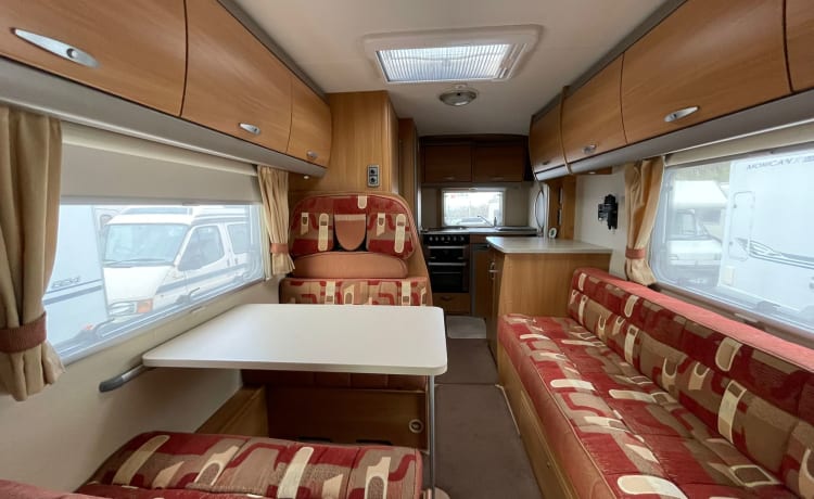 Sundance  – 5 berth Swift alcove from 2009