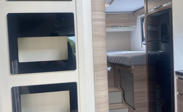 Casa Campr – Adria Mobil semi-integrated uit 2015