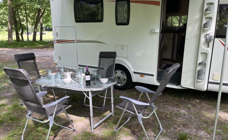 Challenger Birthday 60 – Luxuriöser Camper für 5 Personen mit 5 Gurten | Vollständiges Inventar