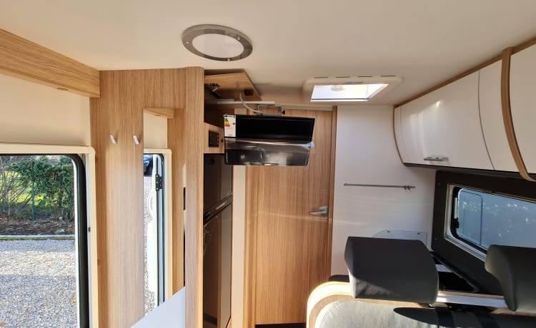 Aventure Sunlight i69L (B) avec année automatique 2022