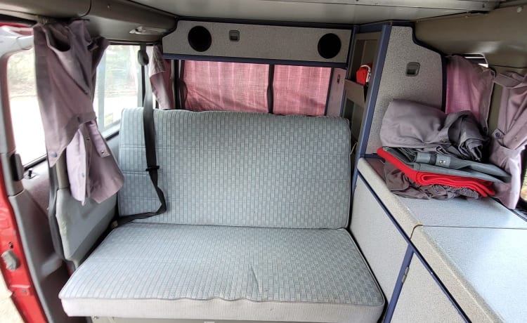 Pepper – 4-Personen-Volkswagen T4 Westfalia California 1991, besonders geräumig