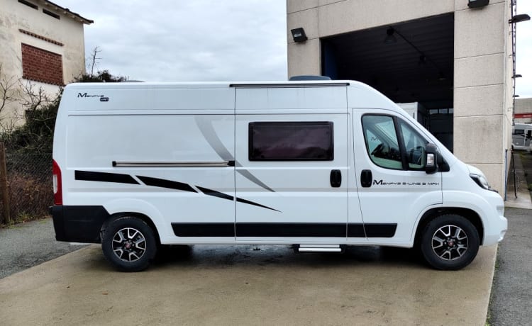 Menfys (1)  – Menfys VAN 3 MAXI S-Line (1) with optional bike rack