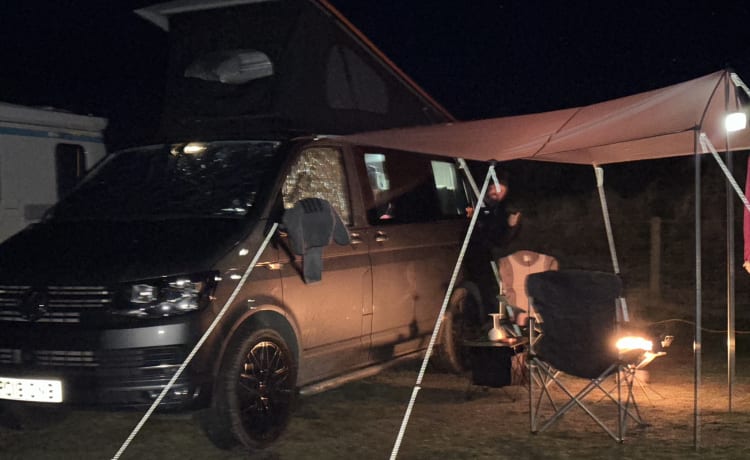 Pablo – 4 berth VW campervan inc canopy