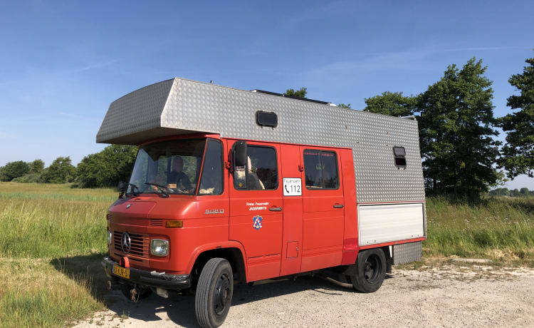 LET OP: C1 rijbewijs vereist – Ehemaliger Feuerwehr-Mercedes-Benz-Wohnmobil aus dem Jahr 1982