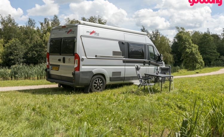 Luxury Cartago Malibu Camperbus 2 Pers