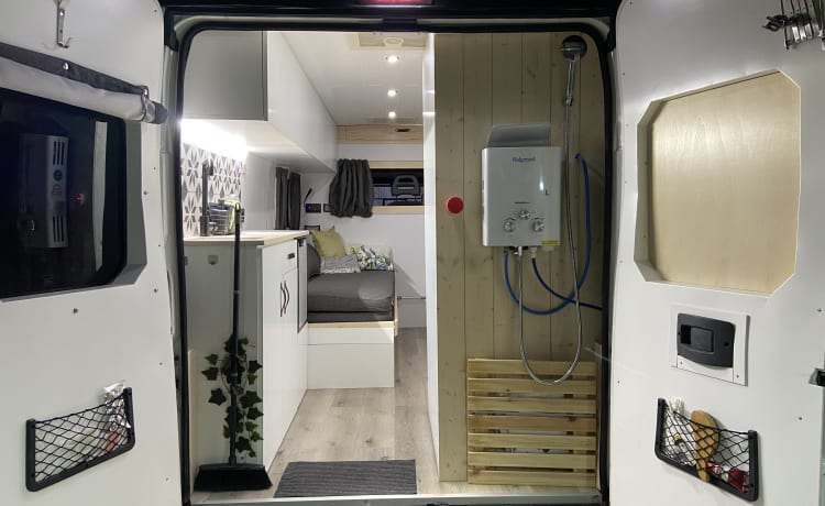 Abbi  – Sicilië Home Luxury Van (citroen trui)