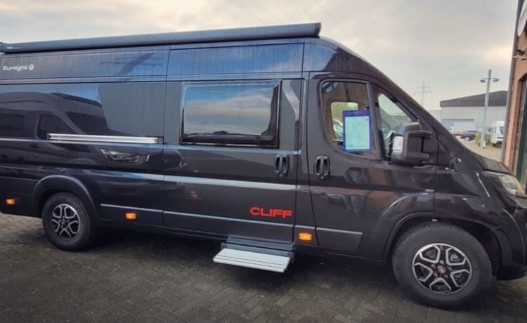 CLIFF640 AUTOMAAT – Buscamper CLIFF640 AUTOMAAT