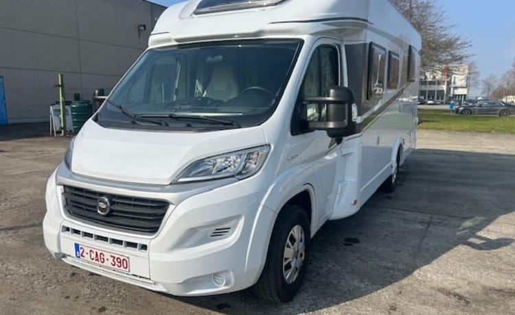 Familie camper – 4p Fiat semi-integrated uit 2019