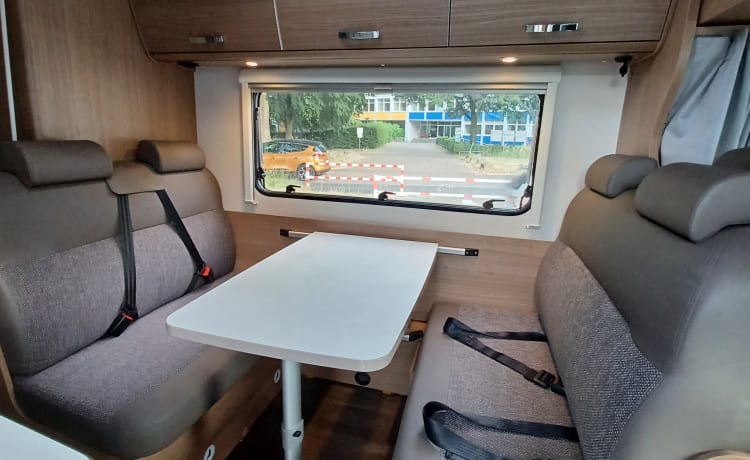 maxi 278 – Camper familiare mansardato