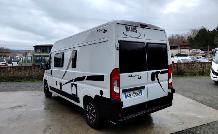 Menfys (1)  – Menfys VAN 3 MAXI S-Line (1) with optional bike rack