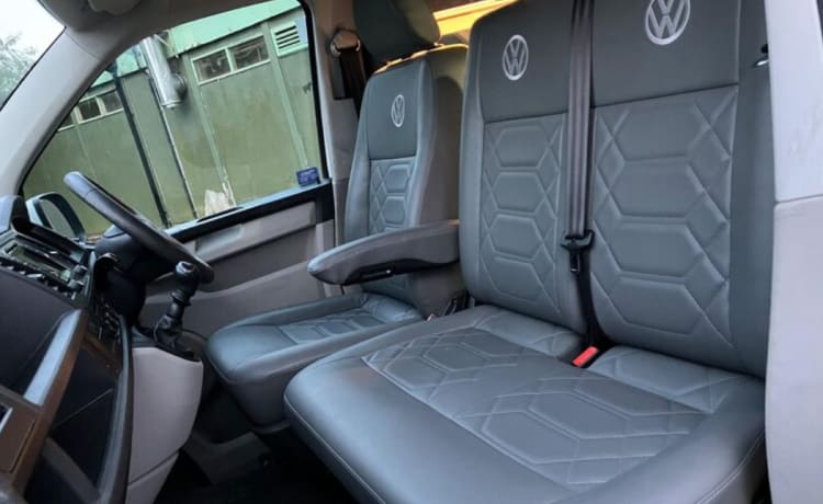 Dave – 4 berth Volkswagen campervan from 2020