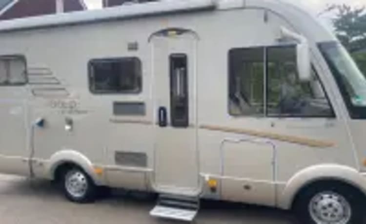 Lusso Hymer integrale 4 pers. camper