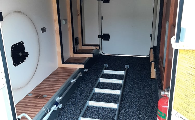 Luxe 4 pers.camper (2014) met lengtebedden, zonnepaneel