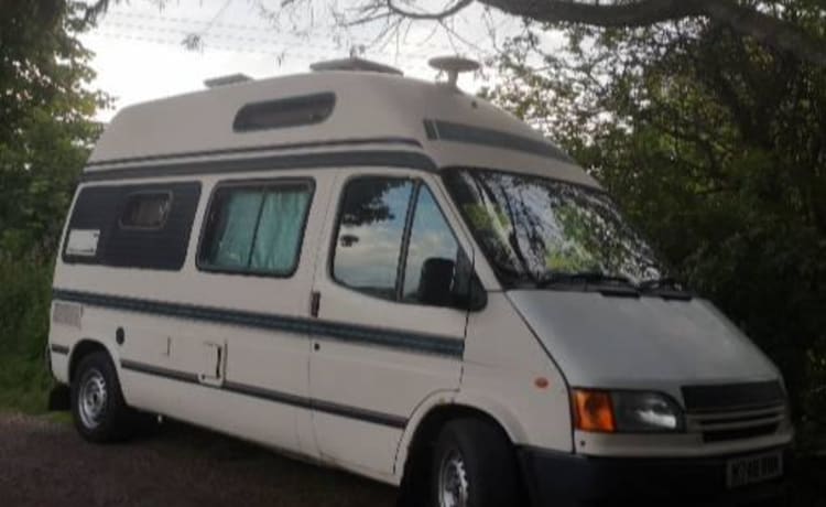 4 berth Ford bus from 1995