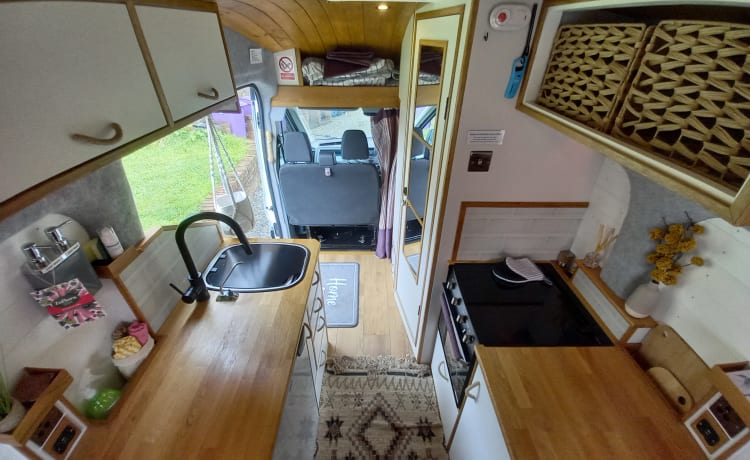 Oakie – Ruime en mooie unieke camper met 3 slaapplaatsen