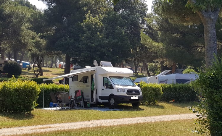 Fordje – Luxe camper met lengtebedden