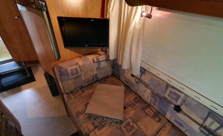 Home on wheels  – Bellissimo camper familiare molto spazioso Ford Rimor 678 4 persone