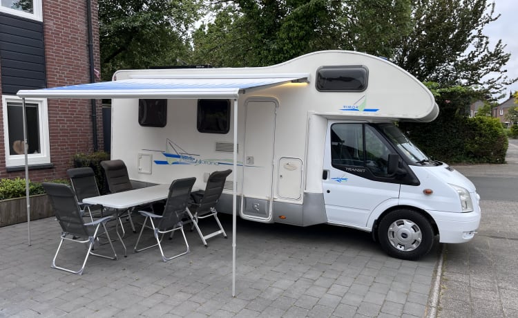 Camping-car familial luxueux et soigné, 6 places + ceinture, entièrement meublé