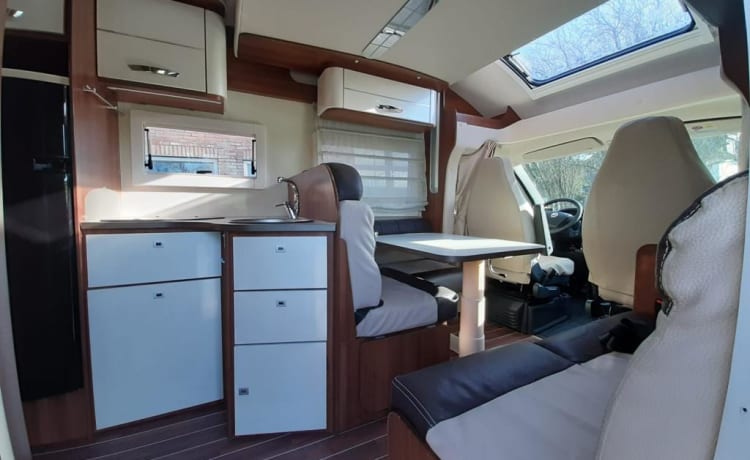 MCLouis2015 – Luxury family camper fully furnished with spacious seating area