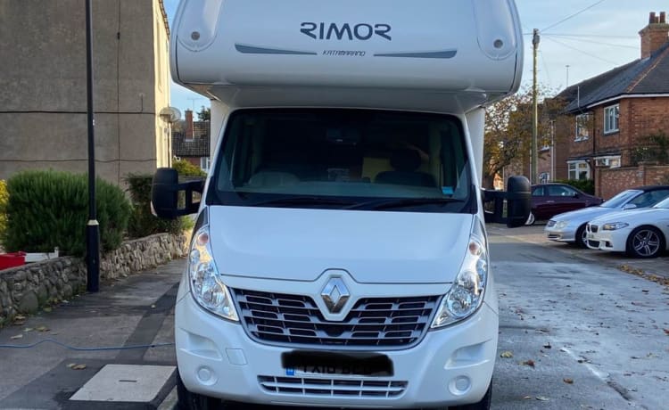 Sam's Coachbuilt motorhome – LUXURY MOTORHOME noleggio in N.Irlanda Splendido camper per famiglie con 6/7 posti letto 2016